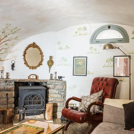 Cozy Retreat In Berzi